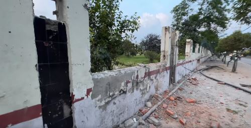 नेताका घर आन्दोलनकारीको निशानामा,प्रचण्ड र शेरबहादुरको घरमा तोडफोड सञ्चारमन्त्रीकोमा आगजनी